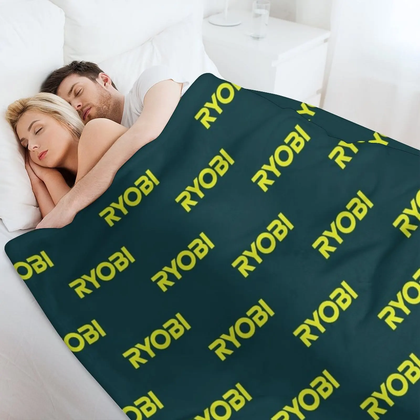 POWER TOOLS-RYOBI LOGO Throw B - Power Tools Logo のレビューと価格